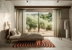 Lit en pin clair laqué 180 x 200 cm Retreat - Karup Design
