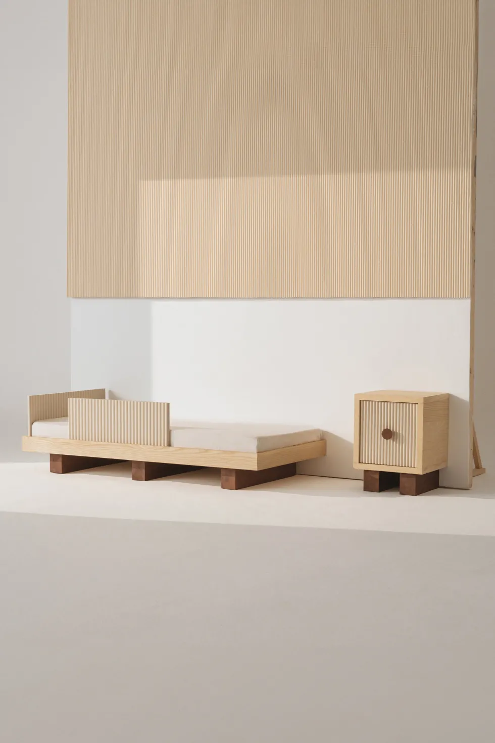 Lit junior en bois massif d'hévéa et frêne naturel 160x70cm Heju x Nobodinoz - Nobodinoz