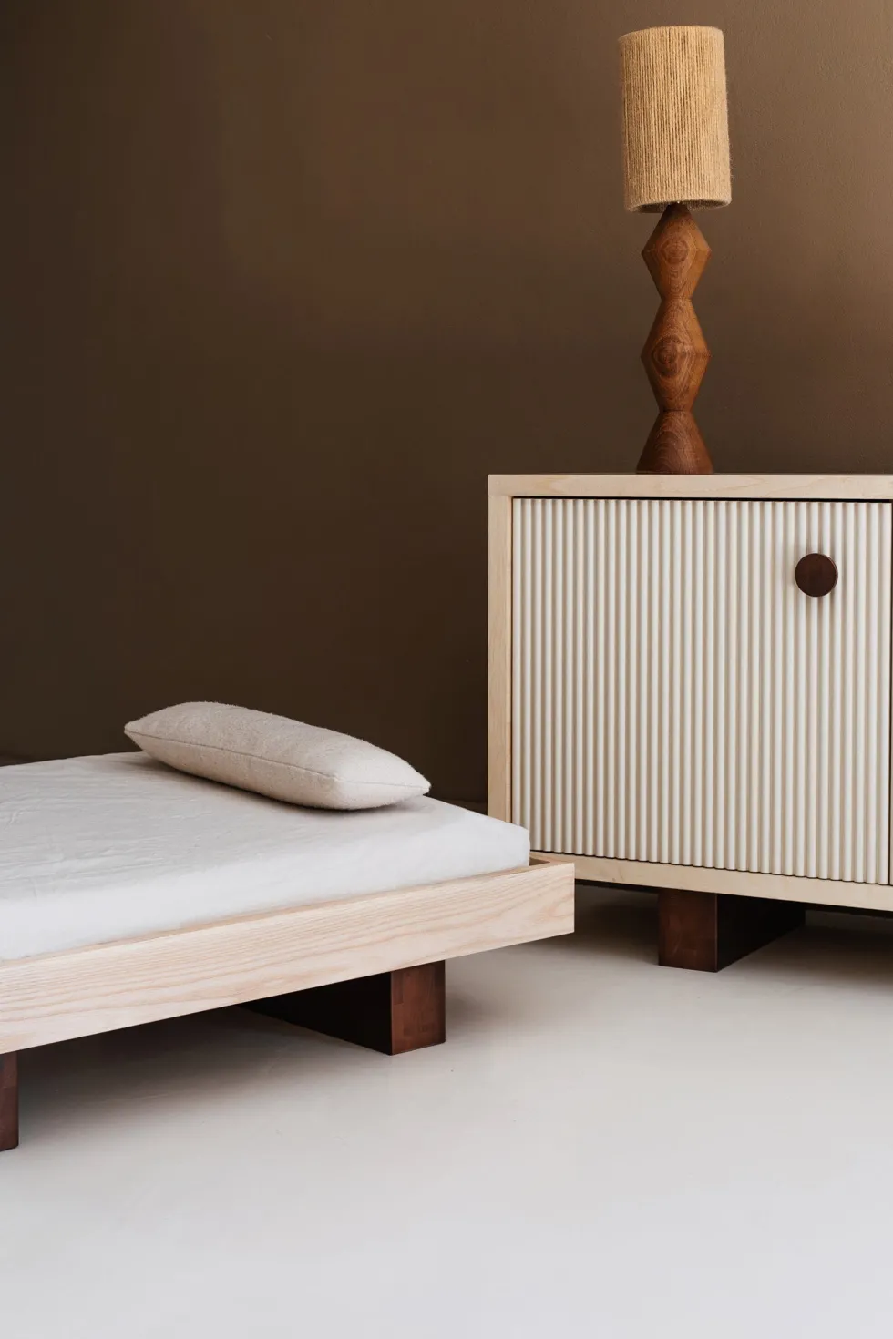 Lit junior en bois massif d'hévéa et frêne naturel 160x70cm Heju x Nobodinoz - Nobodinoz