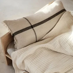 Lit une personne en bois de chêne vernis Kona - Ferm Living