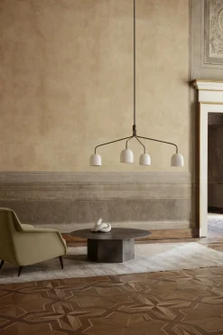Lustre à 4 bras longs blanc Howard Chandelier - Gubi