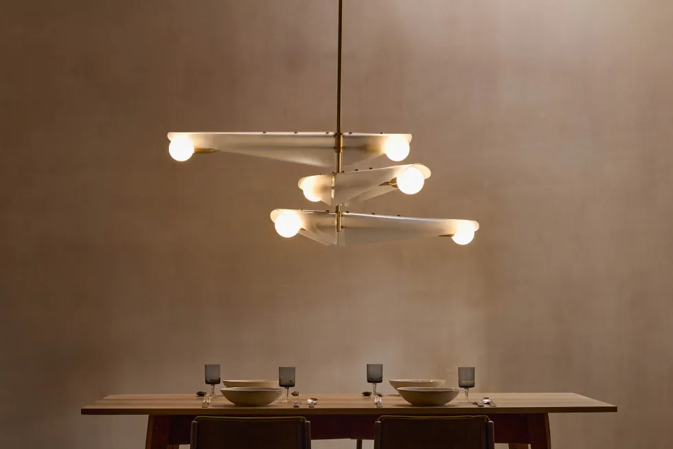 Lustre à 3 niveaux en laiton et verre gris aube Sycamore - Tala