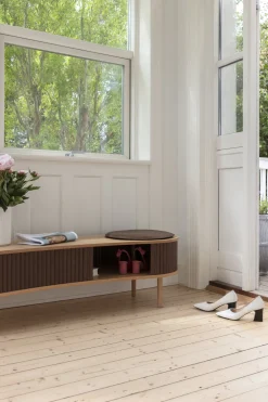 Meuble télévision en chêne foncé beige 40 x 140 cm Audacious - UMAGE