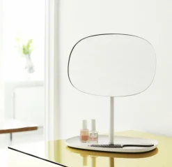 Miroir à poser en acier blanc Flip - Normann Copenhagen
