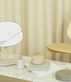 Miroir à poser en acier sand Flip - Normann Copenhagen
