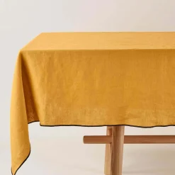 Nappe Carrée Carlina Jaune Ocre Et Bourdon Noir - Madura