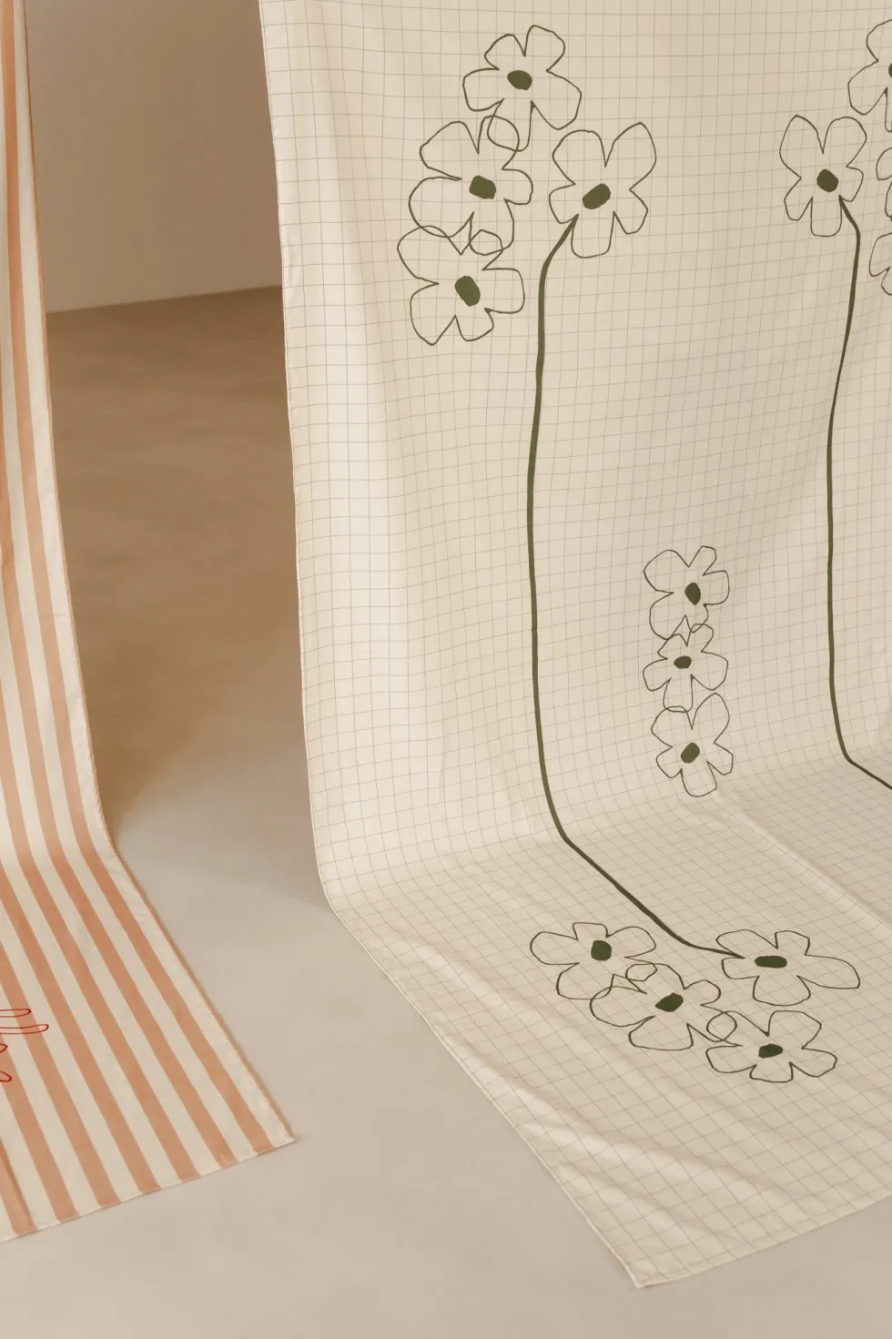 Nappe de table rectangulaire en coton bio à fleurs vert 150 x 250 cm - Nobodinoz