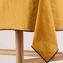 Nappe Rectangulaire Carlina Jaune Ocre Et Bourdon Noir - Madura