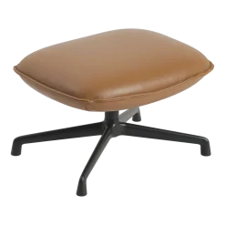 Ottoman avec base pivotante en aluminium noir et cuir raffiné cognac 64x52cm Doze - Muuto