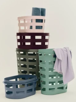 Panier de linge en plastique recyclé bleu 57,5 x 37,5 x 24,5cm Basket - HAY