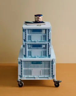Panier en plastique recyclé bleu ciel 26,5 x 34,5 x 14 cm Colour Crate - HAY