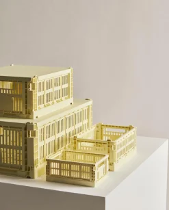 Panier en plastique recyclé jaune clair 26,5 x 17 x 10,5 cm Colour Crate - HAY
