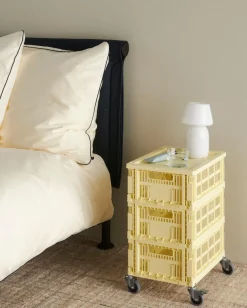 Panier en plastique recyclé jaune clair 26,5 x 17 x 10,5 cm Colour Crate - HAY