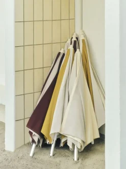 Parasol octogonal blanc cassé et gris 200x200x223cm Terrazza - HAY