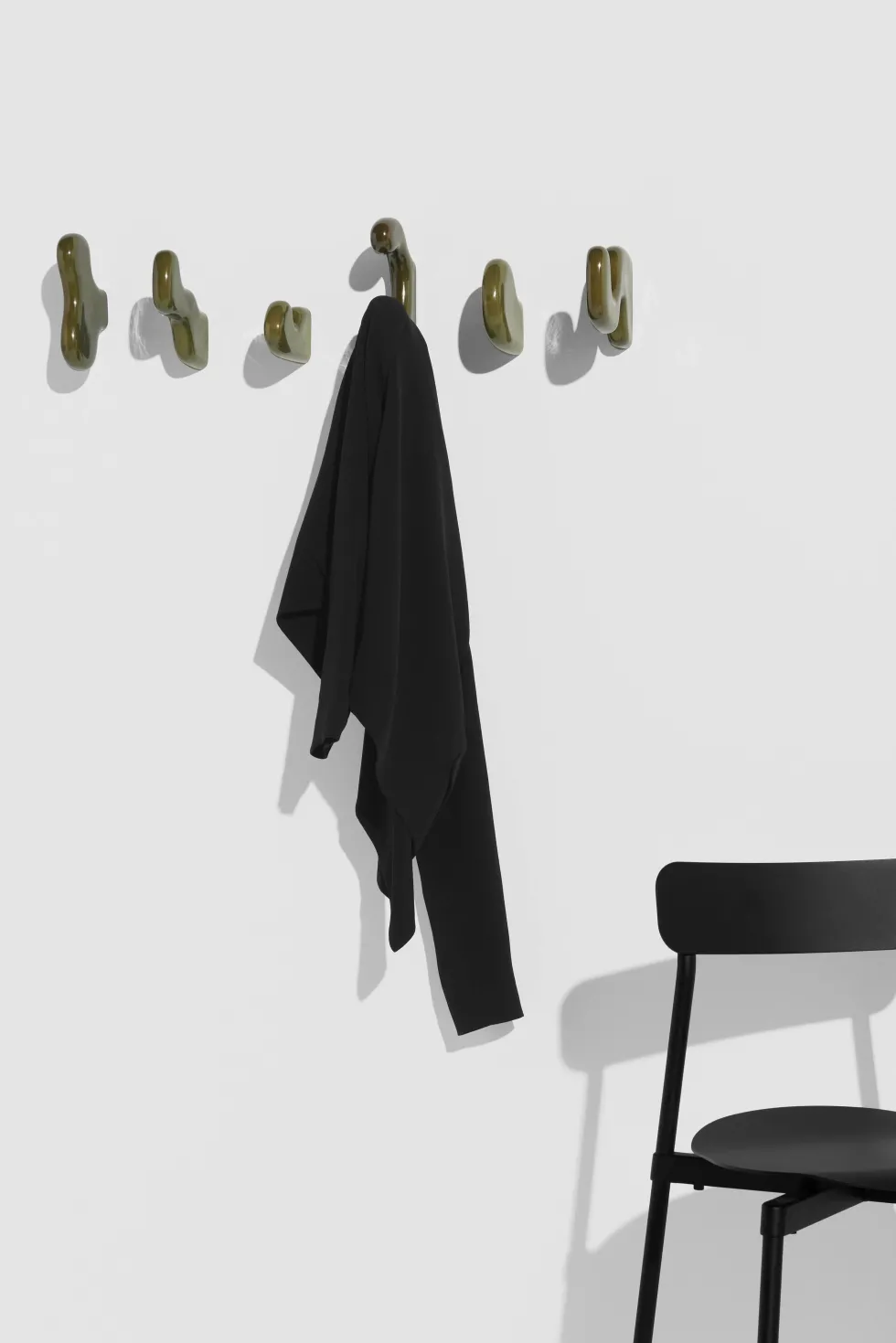 2 Patères en céramique vert Klump - Petite friture