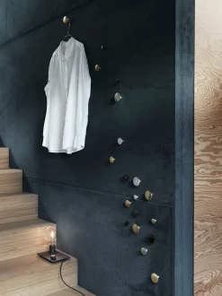 5 Patères murales rondes en aluminium massif anodisé Dots - Muuto