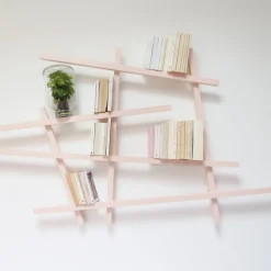 Petite bibliothèque en hêtre laqué Rose Mikado - Compagnie