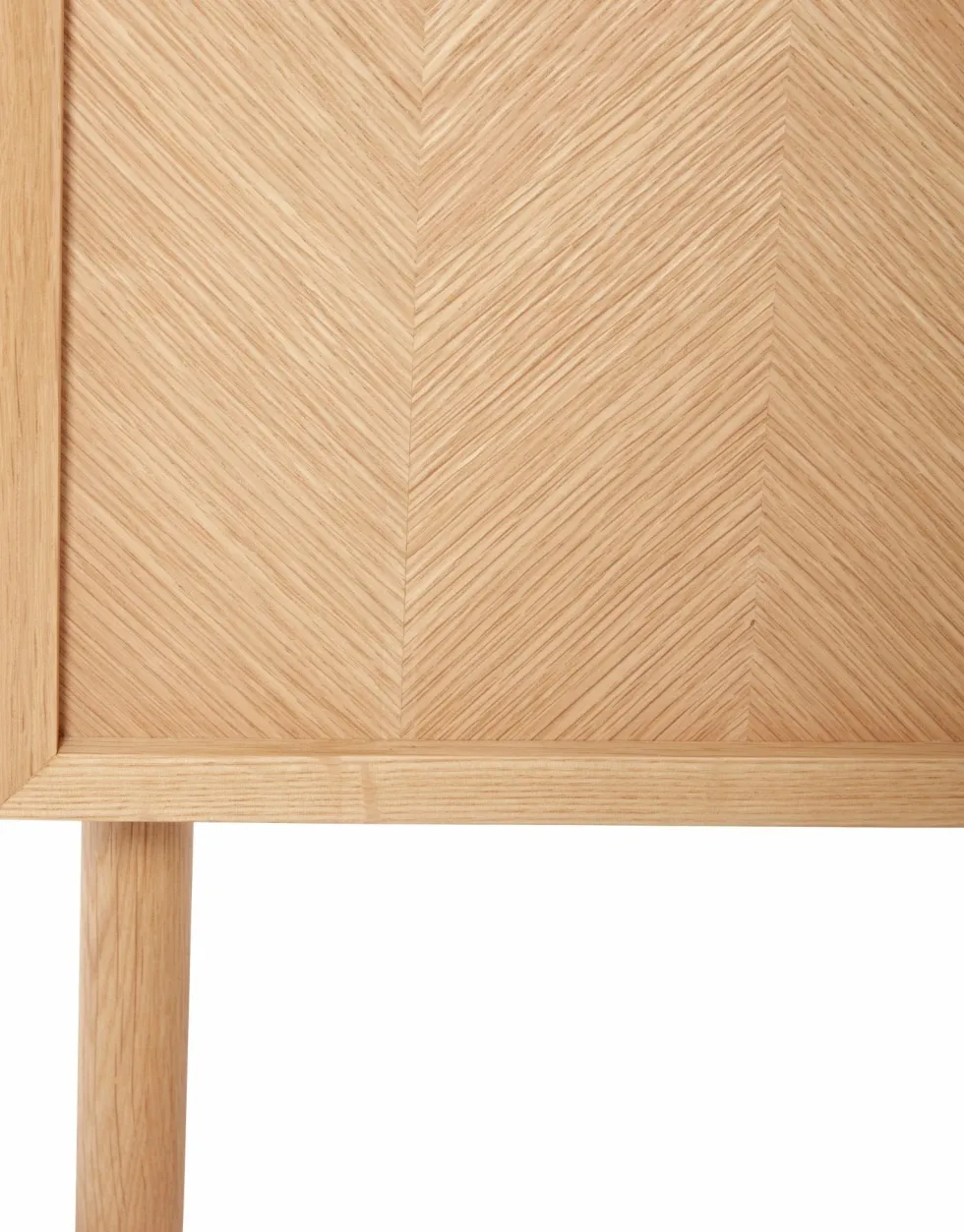Petite commode en chêne naturel et aux motifs chevron - Hübsch