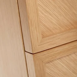 Petite commode en chêne naturel et aux motifs chevron - Hübsch