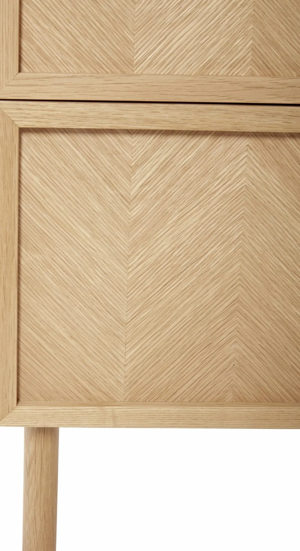 Petite commode en chêne naturel et aux motifs chevron - Hübsch