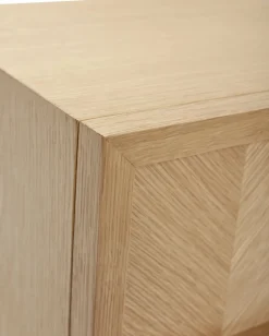 Petite commode en chêne naturel et aux motifs chevron - Hübsch