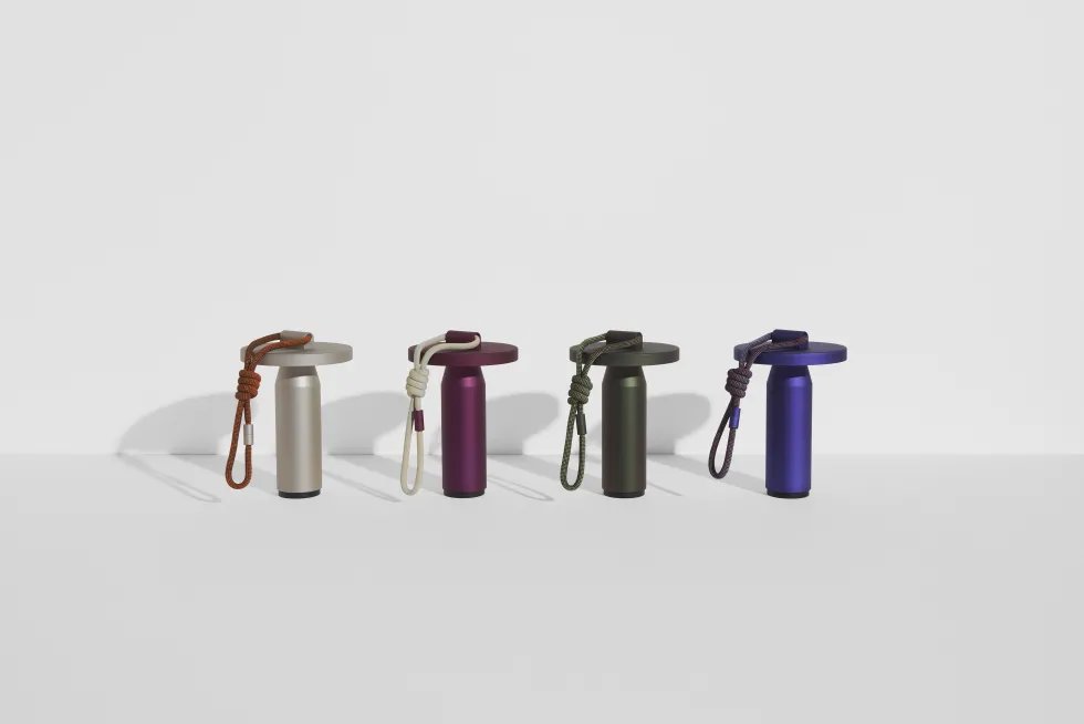 Petite lampe nomade en aluminium bleu Quasar - Petite Friture