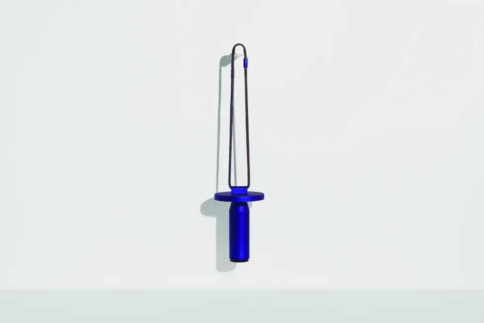 Petite lampe nomade en aluminium bleu Quasar - Petite Friture