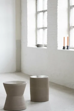 Petite table d'appoint beige en céramique - Serax