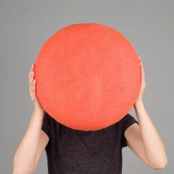 Petit pouf rond en laine corail S Felix - myfelt