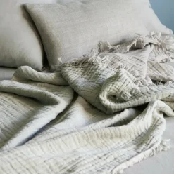 Plaid carré en coton organique nuage et lait 260 x 260 cm Collect SC33 - &tradition