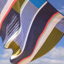 Plaid en coton bleu et vert foncé 140x200cm Pavilion - Hübsch
