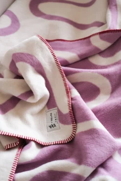 Plaid en coton peluche lilas 150x200cm Swirl Throw - noo.ma