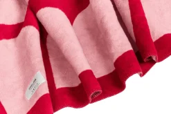 Plaid en coton rose fleuri et jus de cerise 150 x 200 cm Gilli - noo.ma