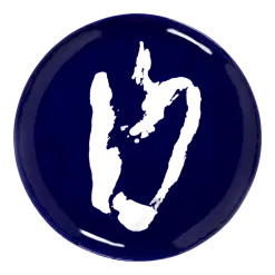 Plat de service bleu avec poivron blanc - Serax