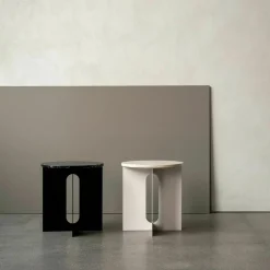 Plateau en marbre beige pour la table d'appoint Androgyne - Audo