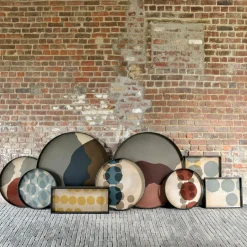 Plateau en verre rouge avec points S Translucent Silhouettes - Ethnicraft Accessories