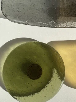 Plateau rond en bois et verre vert 17cm LOUPY - Mlle Jo