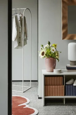 Portant avec miroir en métal blanc Archie - Broste Copenhagen