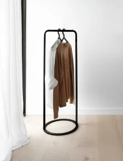 Portant à vêtements en métal noir 41x41x117cm O&O - Woud
