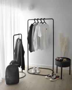 Portant à vêtements en métal noir 81x48x159cm O&O - Woud