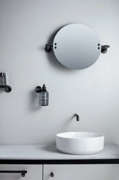 Porte bouteille de savon simple en métal massif noir 14 cm - Buster+Punch