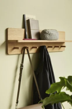 Porte-manteau avec étagère et 7 crochets en chêne 80 x 12 cm - Hübsch