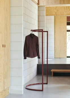 Porte-manteaux en acier bordeaux 112x54x150cm Colour Rack C - Hay