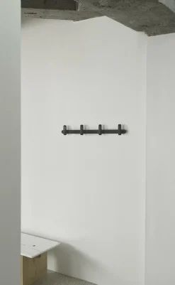 Porte-manteaux en frêne et acier noir 81,5 x 5,3 x 10,5 cm Hoop - Normann Copenhagen