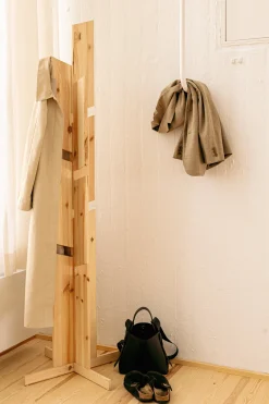 Porte-manteaux en pin 186cm Keeper - Karup Design