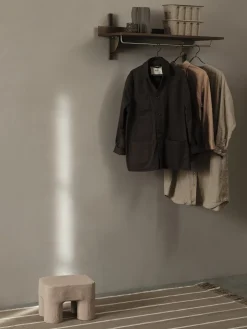 Porte-manteaux murale en chêne foncé 37cm Sector - Ferm living