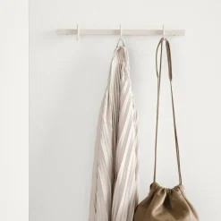 Porte-manteaux mural en aluminium beige 41x5,2x4,7cm Relief - String furniture