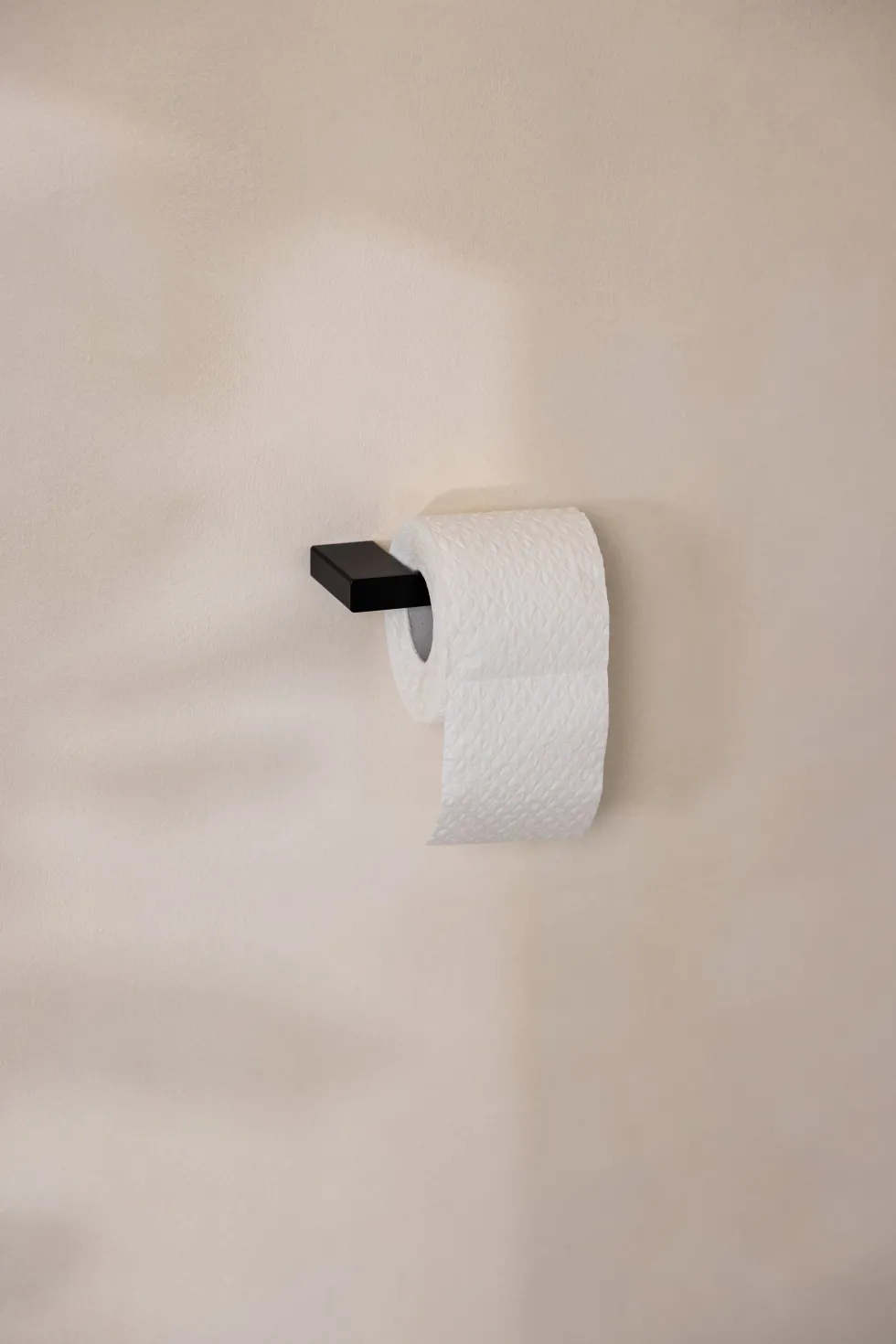Porte-rouleau papier toilette en acier noir 8x15cm Tuali - Metallbude