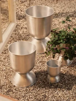 Pot de fleur reversible en aluminium 21x30cm Hourglass pot - Ferm Living