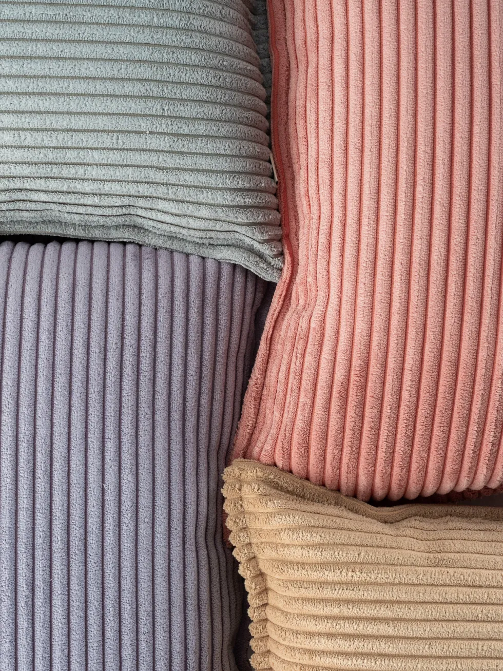 Pouf carré en velours côtelé rose 60 x 60 cm - Wigiwama